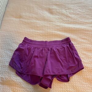 Lululemon Hotty Hot Shorts 2.5